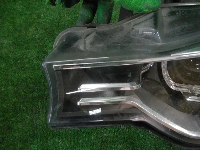 Фара левая для BMW 3er F30 2011-2019 на фотографиях