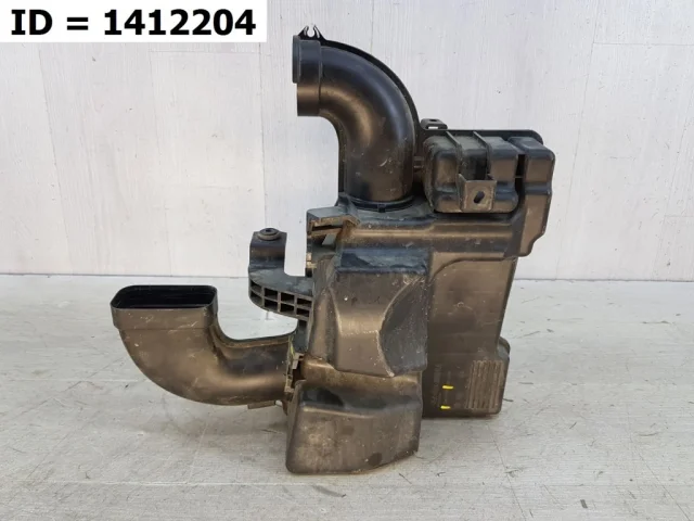 Резонатор воздуховода для Hyundai Solaris 1 рестайлинг 2014-2017 на фотографиях