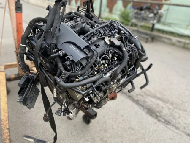 Двигатель для Jaguar XF X250 2008-2016 на фотографиях