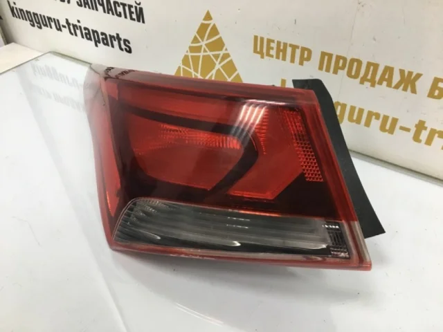 Фонарь внешний левый для Hyundai Solaris 2 (2017-2022) на фотографиях