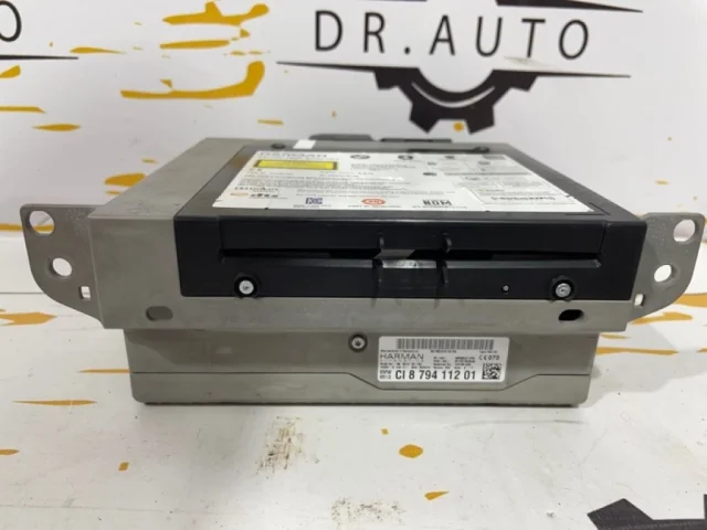 Головное мультимедийное устройство для BMW 5er G30 2016-2023 на фотографиях