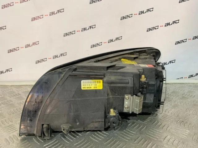 Фара правая для Volvo C30 MK 2006-2013 на фотографиях