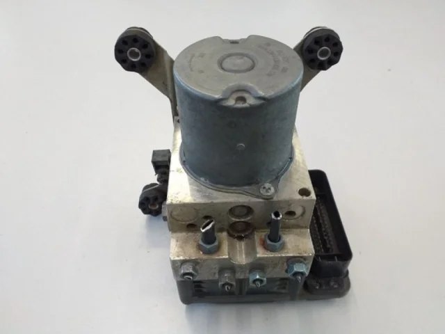 Блок ABS для BMW 5er Ф10 2010-2013 на фотографиях