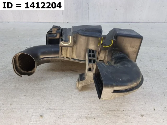 Резонатор воздуховода для Hyundai Solaris 1 рестайлинг 2014-2017 на фотографиях