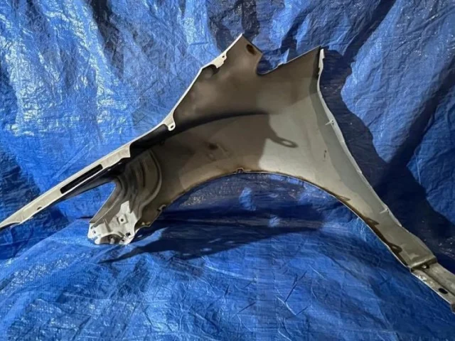 Крыло правое для Mazda CX 7 ER 2006-2010 на фотографиях