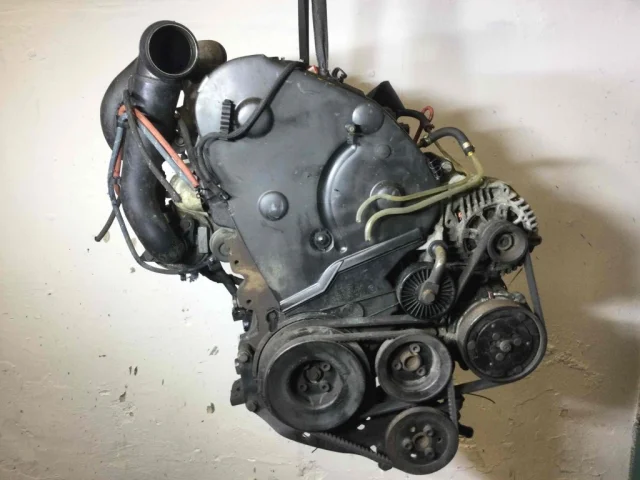 Двигатель без навесного для Volkswagen Passat (B4, Typ 3A) 1993-1997 на фотографиях