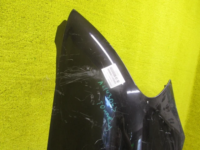 Крыло правое для Volkswagen Touareg I (7L) 2002-2010 на фотографиях