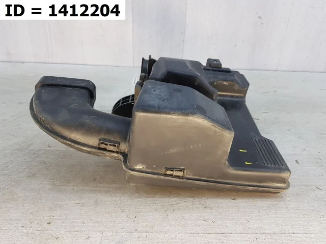 Резонатор воздуховода для Hyundai Solaris 1 рестайлинг 2014-2017 на фотографиях