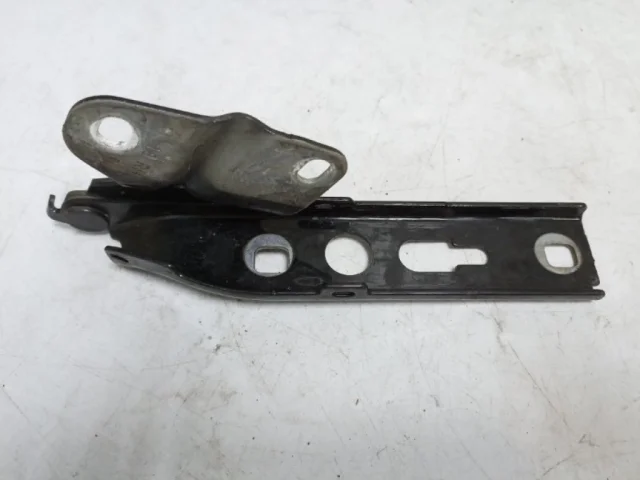 Петля капота левая для Audi Q3 8U 2011-2019 на фотографиях