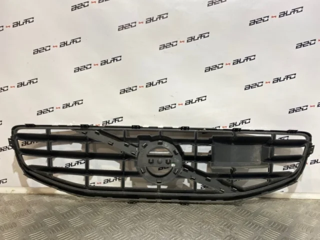 Решетка радиатора для Volvo S60 FS II rest 2013-2018 на фотографиях