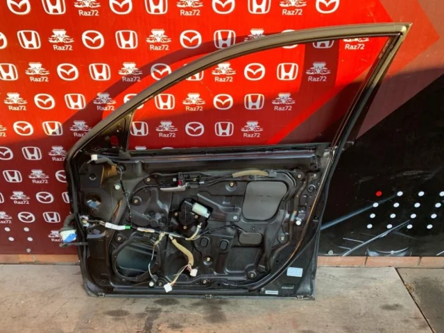 Дверь передняя правая для Mazda 3 BK Хэтчбек 2003-2009 на фотографиях