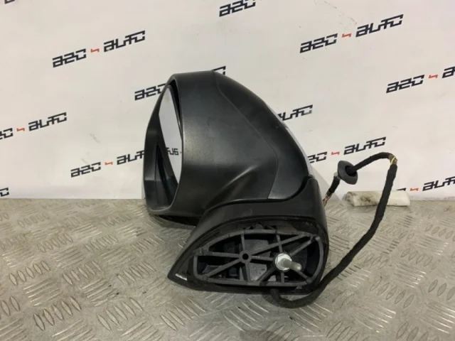 Стекла и зеркала для Peugeot 3008 T8 2009-2017 на фотографиях