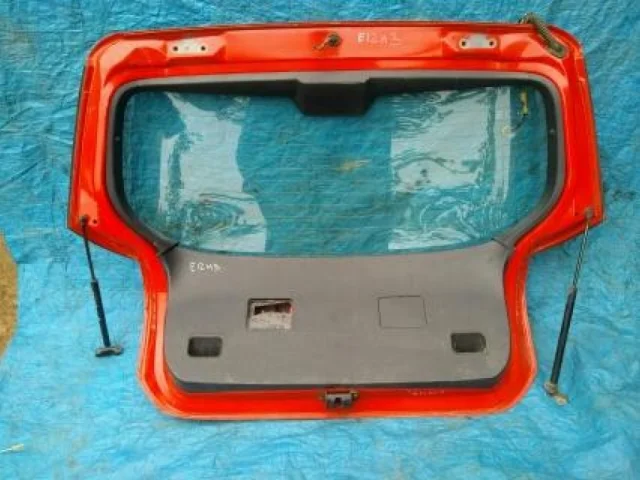 Крышка багажника для Toyota Corolla E120/E130 Хэтчбек 2001-2007 на фотографиях