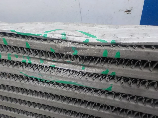 Радиатор интеркулера для Audi Q7 4M 2015+ на фотографиях