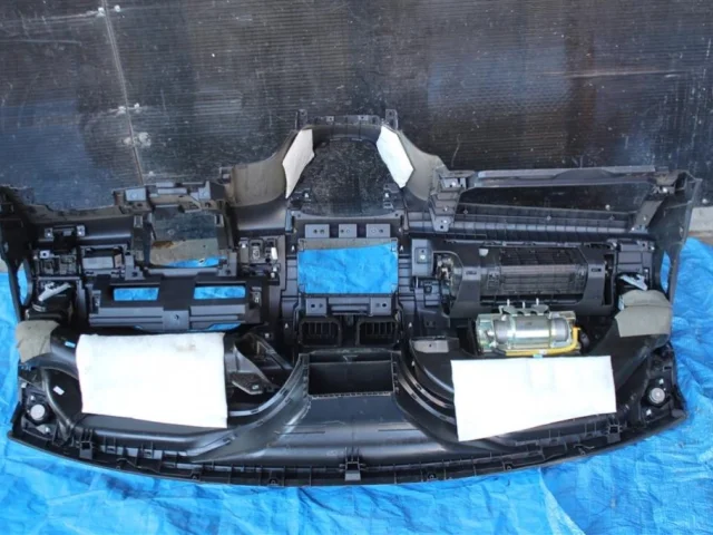 Подушка безопасности пассажира для Honda CR-V RE 2006-2009 на фотографиях