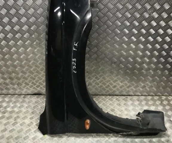 Крыло правое для Mitsubishi Pajero Sport K90 1997-2009 на фотографиях