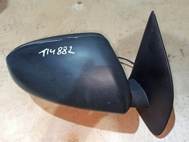 Стекла и зеркала для Nissan Qashqai J10 2006-2013 на фотографиях