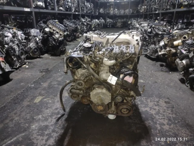 Двигатель без навесного для Mitsubishi Pajero V60 3dr 1999-2006 на фотографиях