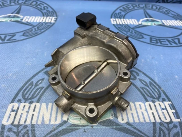 Дроссельная заслонка для Mercedes-Benz C class W204 2007-2014 на фотографиях