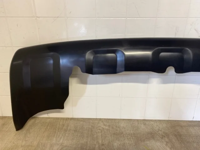 Спойлер переднего бампера для Mitsubishi Pajero Sport KH0 2008-2013 на фотографиях