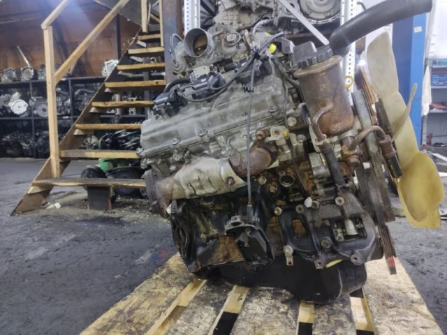 Двигатель для Toyota Land Cruiser 90 1995-1997 на фотографиях