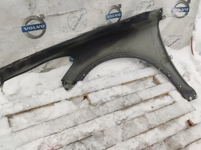 Крыло правое для Volvo C30 MK 2006-2013 на фотографиях