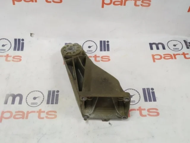 Кронштейн подушки двигателя для Volkswagen Touareg II (7P5) 2010-2014 на фотографиях