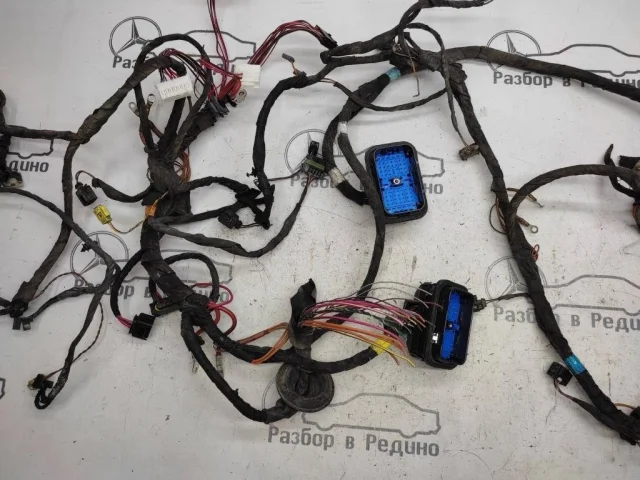 Проводка моторного отсека для Mercedes-Benz GL class X164 2006-2012 на фотографиях