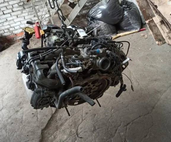 Двигатель без навесного для Subaru Legacy B4 BE 1998-2003 на фотографиях