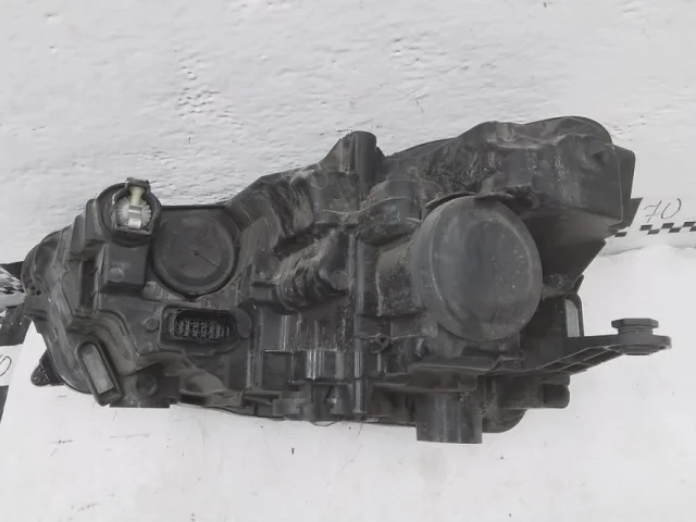 Фара ксенон левая для Skoda Rapid II 2020+ на фотографиях