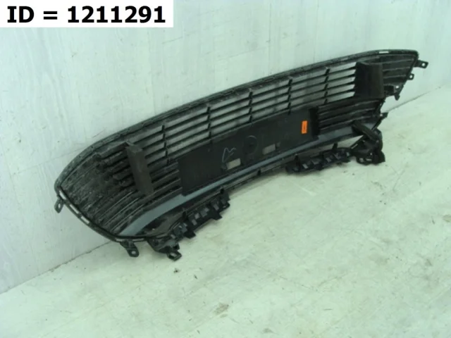 Решетка радиатора для Toyota Corolla E210 Седан (RU) 2019+ на фотографиях