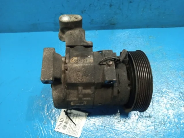 Компрессор кондиционера для Toyota RAV4 XA20 2000-2005 на фотографиях