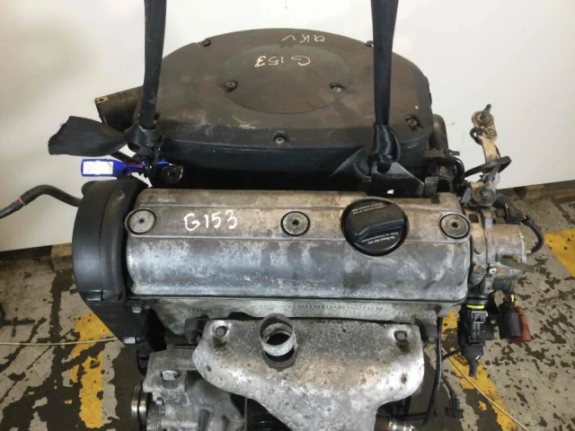 Двигатель без навесного для Volkswagen Polo III Variant (6N) 1997-1999 на фотографиях