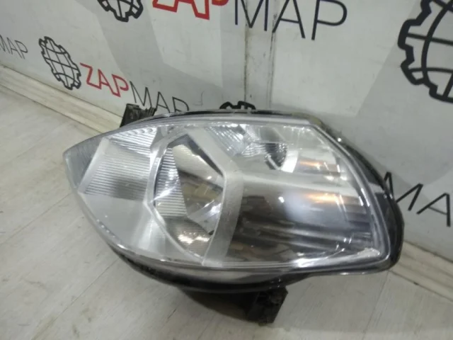 Фары для Nissan Tiida C11 Хэтчбек 2007-2014 на фотографиях