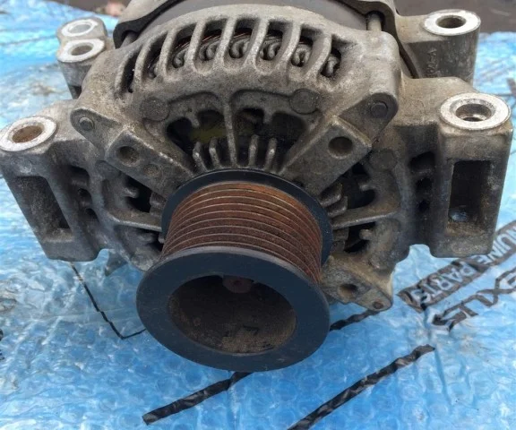 Генератор для Toyota Land Cruiser 200 2007-2015 на фотографиях