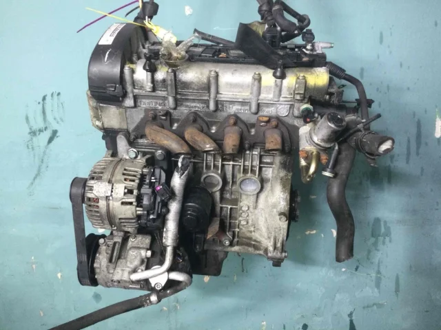Двигатель без навесного для Volkswagen Polo IV Седан (9N2) 2003-2005 на фотографиях