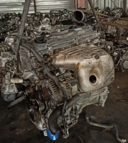 Двигатель без навесного для Toyota RAV4 XA20 3 door 2000-2005 на фотографиях