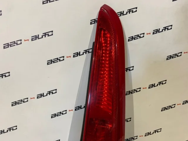 Фонарь правый для Volvo C30 MK 2006-2013 на фотографиях