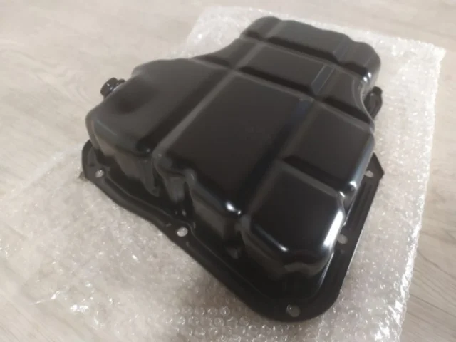 Поддон картера для Mitsubishi Outlander 1 CU0W 2002-2009 на фотографиях