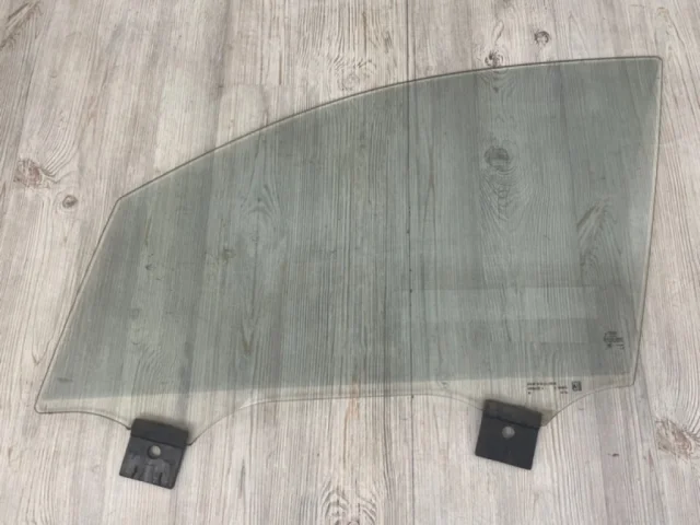 Стекло двери переднее левое для Audi Q7 4M 2015+ на фотографиях