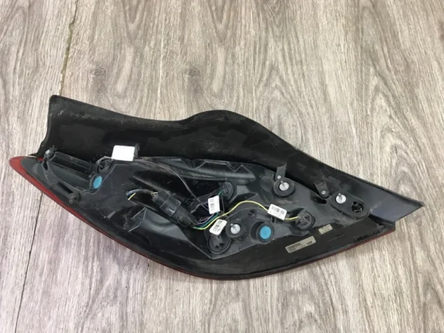 Фонарь правый для Opel Insignia Седан A 2008-2017 на фотографиях