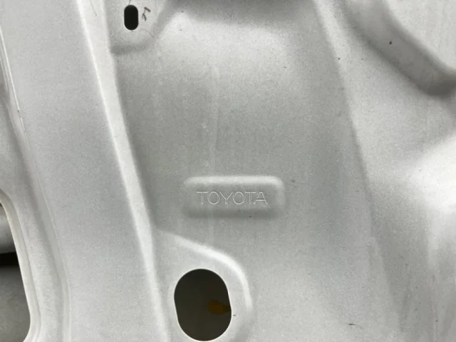 Дверь передняя левая для Toyota Corolla E210 Седан (RU) 2019+ на фотографиях