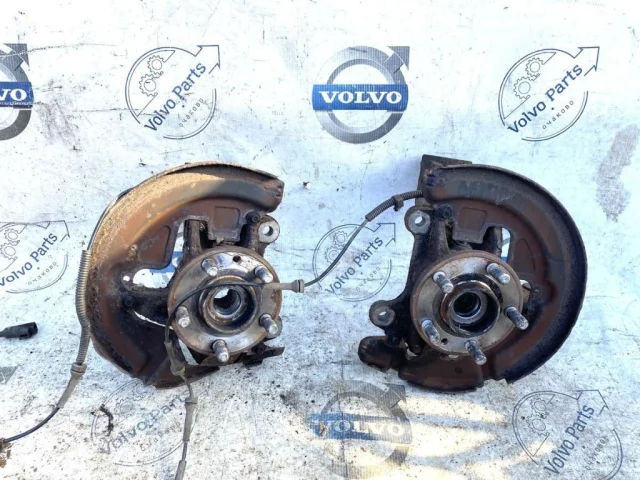 Кулак поворотный правый для Land Rover Range Rover Evoque L538 2011-2015 на фотографиях