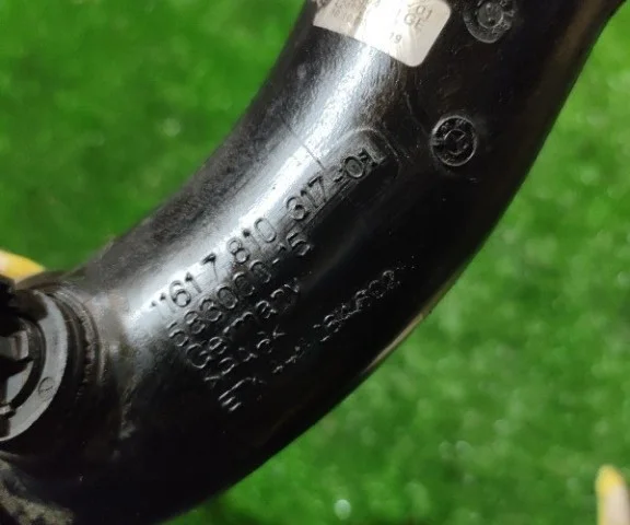 Патрубок интеркулера для BMW X5 Е70 2006-2013 на фотографиях