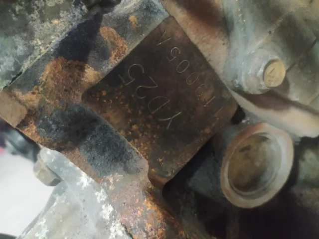 Двигатель без навесного для Nissan Navara D22 1997-2005 на фотографиях