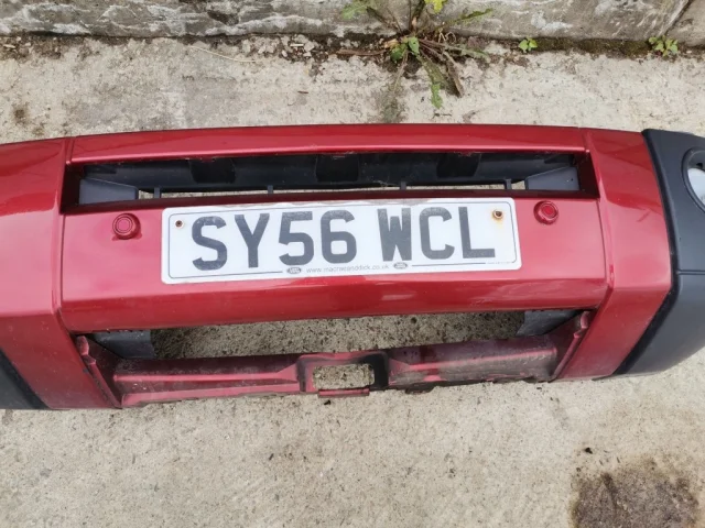 Бампер передний для Land Rover Discovery L319 2004-2009 на фотографиях