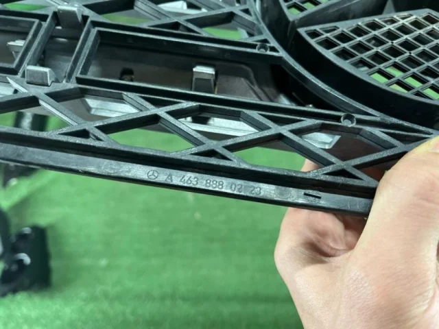 Решетка радиатора для Mercedes-Benz G class W463 rest.VI 2012-2015 на фотографиях