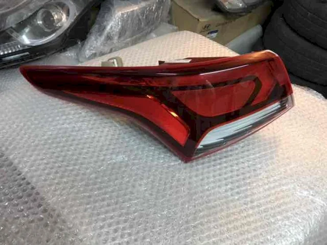 Фонарь внешний левый для Hyundai Solaris 2 (2017-2022) на фотографиях