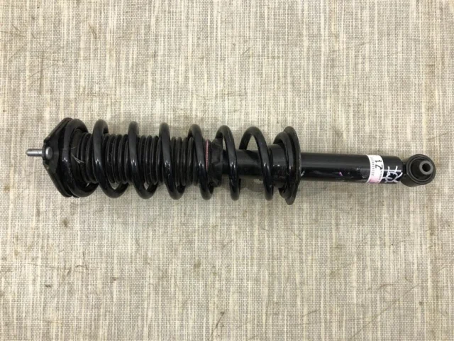 Амортизатор задний правый для Subaru Legacy BN 2017+ на фотографиях