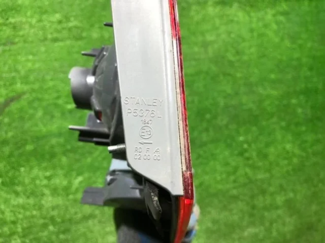 Фонарь внутренний левый для Honda Civic FD 2005-2012 седан на фотографиях